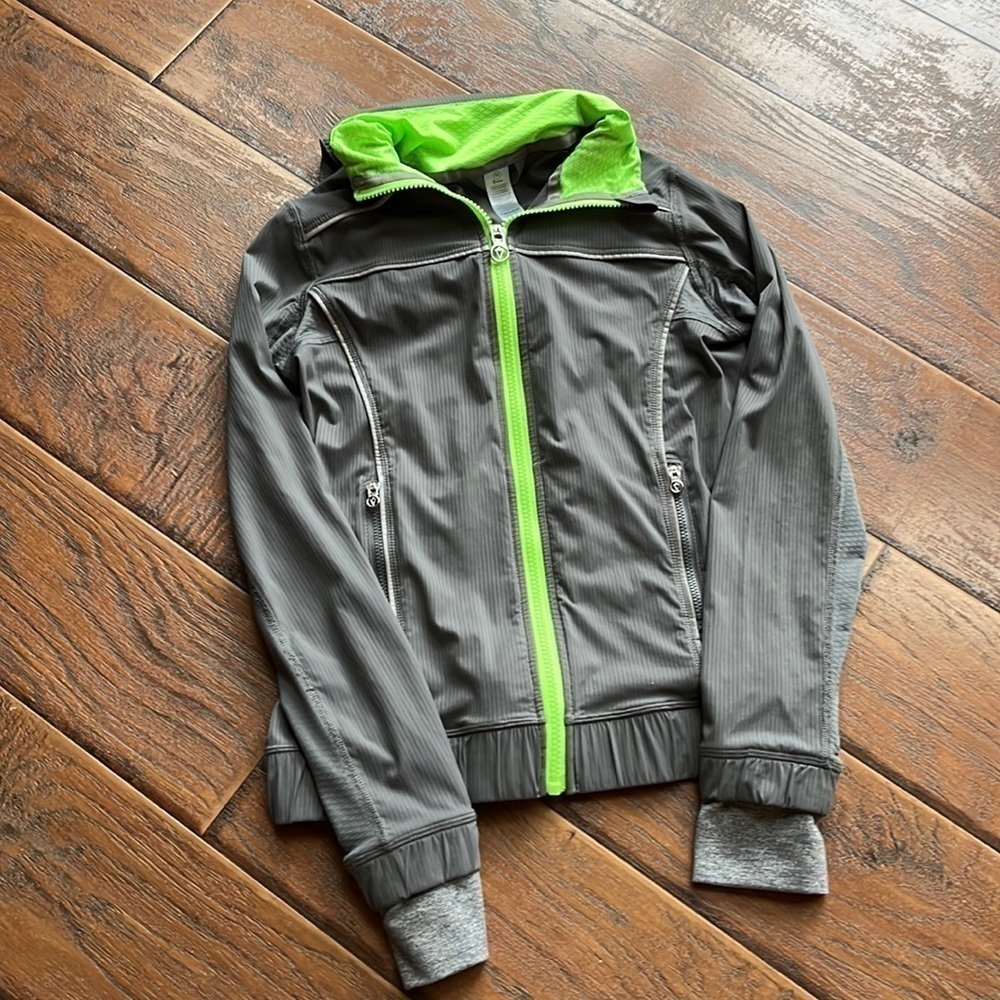 - Ivivva Nylon Zip Up Jacket -Size 10. NWOT (Lululemon)